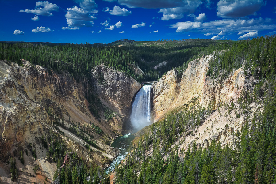 Yellowstone National Park - The Best Fall Travel Destinations in the United States www.casualtravelist.com