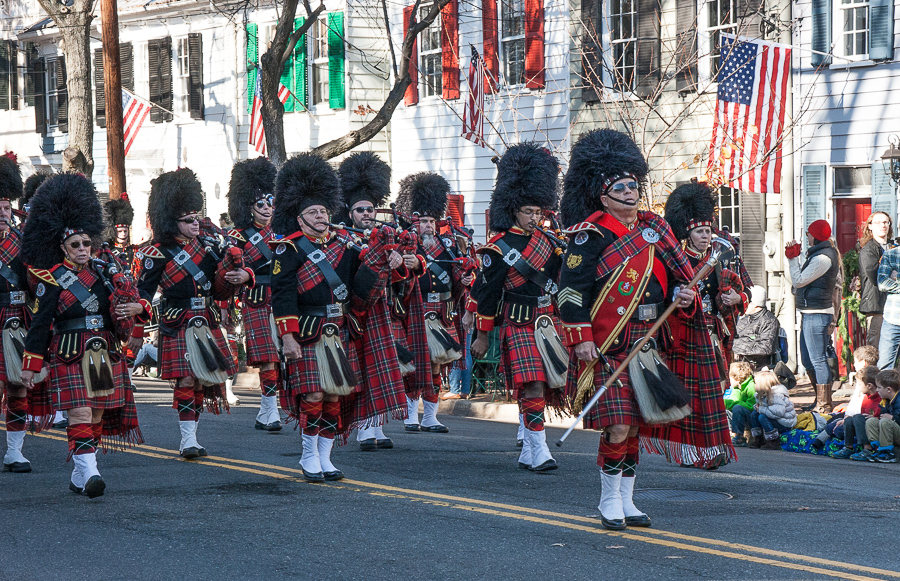 Alexandria's annual Scottish Christmas Walk Parade celebrates the holiday season while honoring the city's Scottish heritage.Christmas in Alexandria, Virginia:An All-American Town Welcomes the Holidays with European Charm www.casualtravelist.com