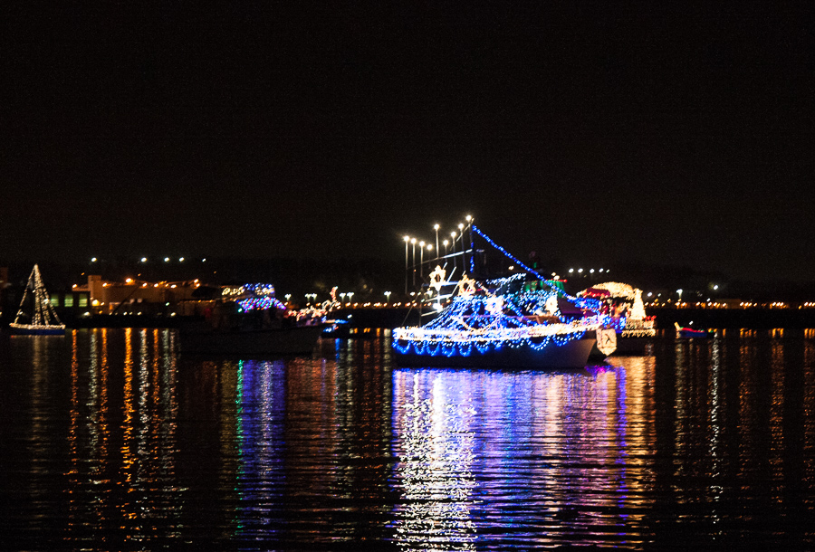 The Holiday Boat Parade of Lights, a fun way to celebrate the holidays in Alexandria, Virginia. Christmas in Alexandria, Virginia:An All-American Town Welcomes the Holidays with European Charm www.casualtravelist.com