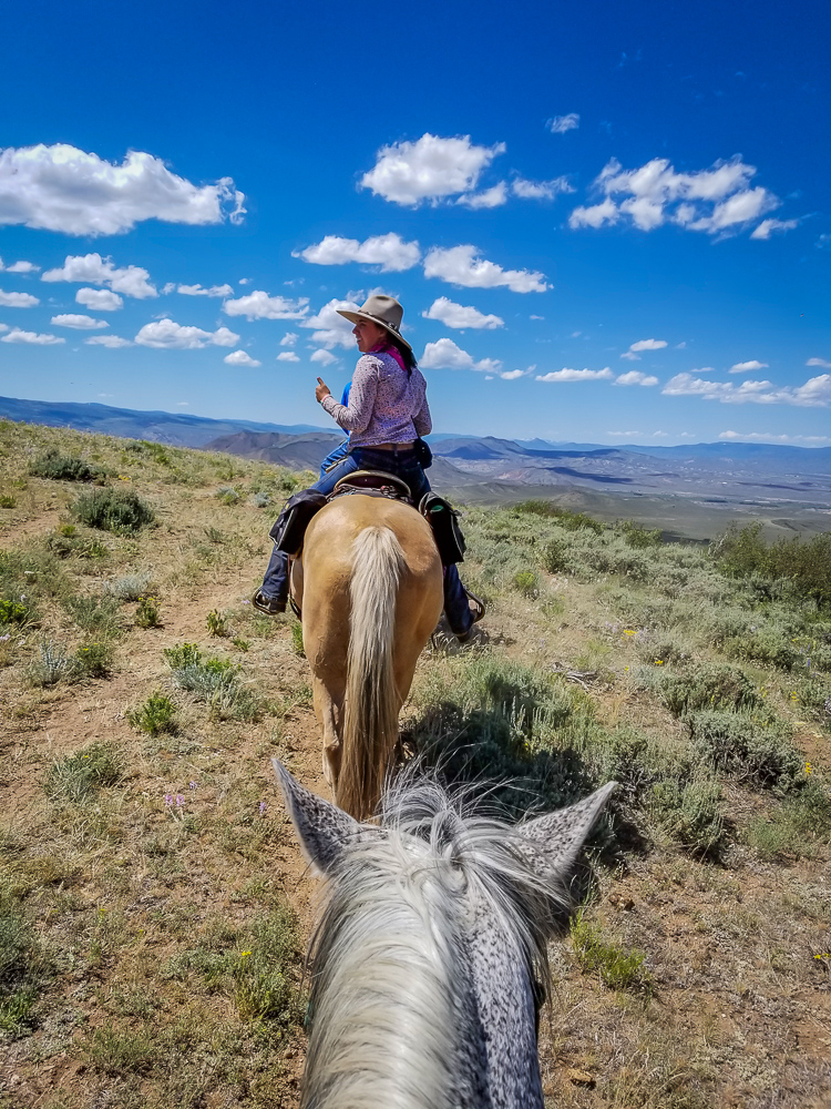 Horseback Riding at Rusty Spurr Ranch in Colorado www.casualtravelist.com