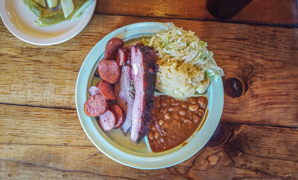 The Salt Lick Barbecue:21 Tips for Your First Trip to Austin, Texas-www.casualtravelist.com