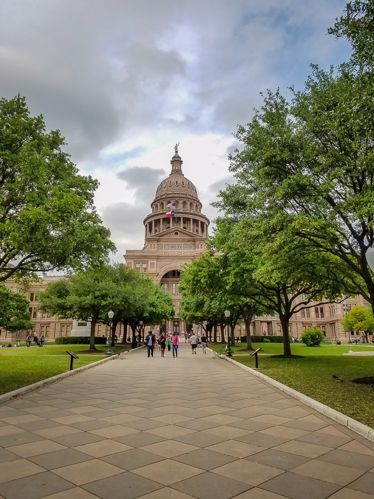 The Texas State Capitol-21 Tips for Your First Trip to Austin, Texas-www.casualtravelist.com