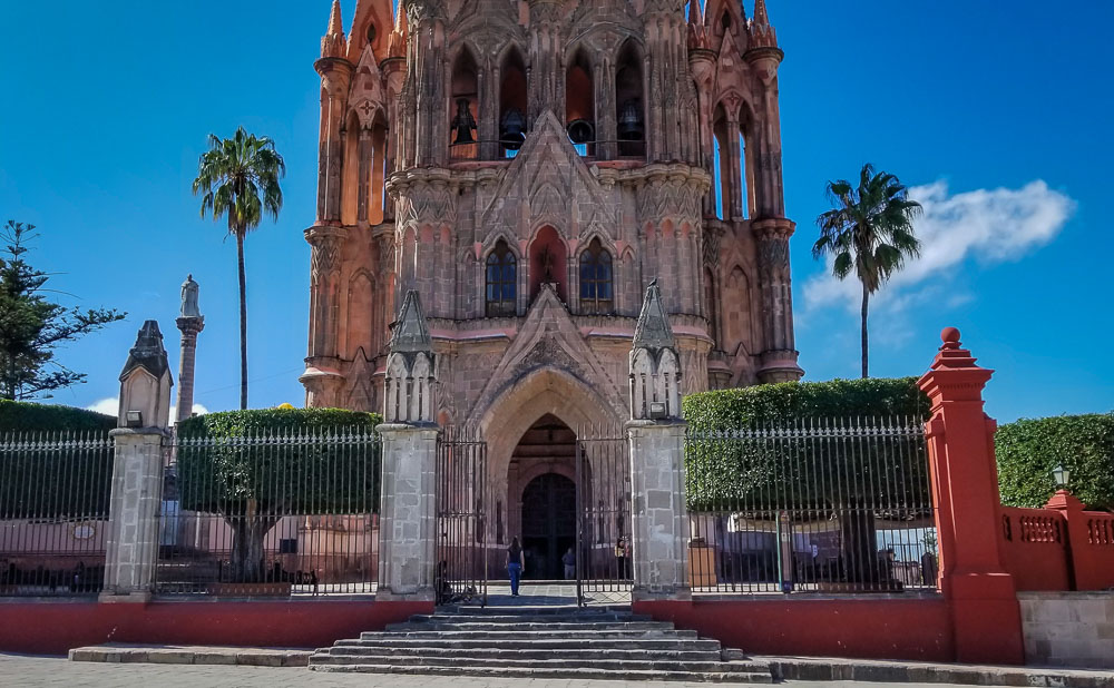 La Parroquia de San Miguel Arcangel - One Great Weekend : A Guide for Two Perfect Days in San Miguel de Allende www.casualtravelist.com