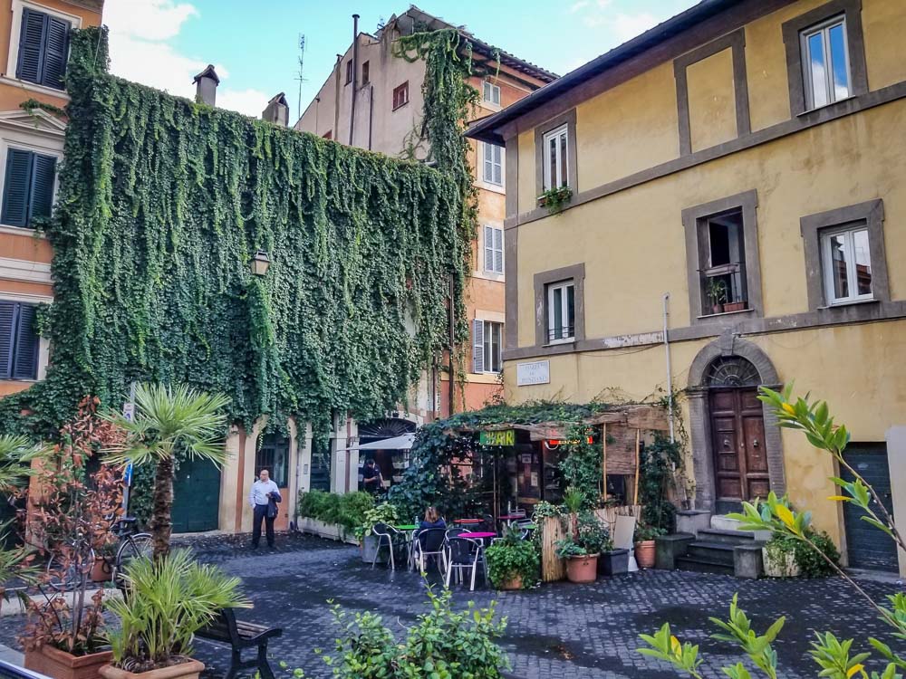 3 Meals: Where to Eat in Rome's Trastevere Neighborhood - Casual Travelist