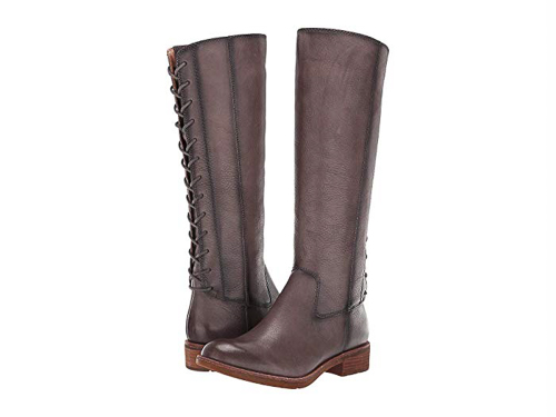 The Best Women's Boots for Travel - Comfy Boots to keep you Stylish on the Go www.casualtravelist.com